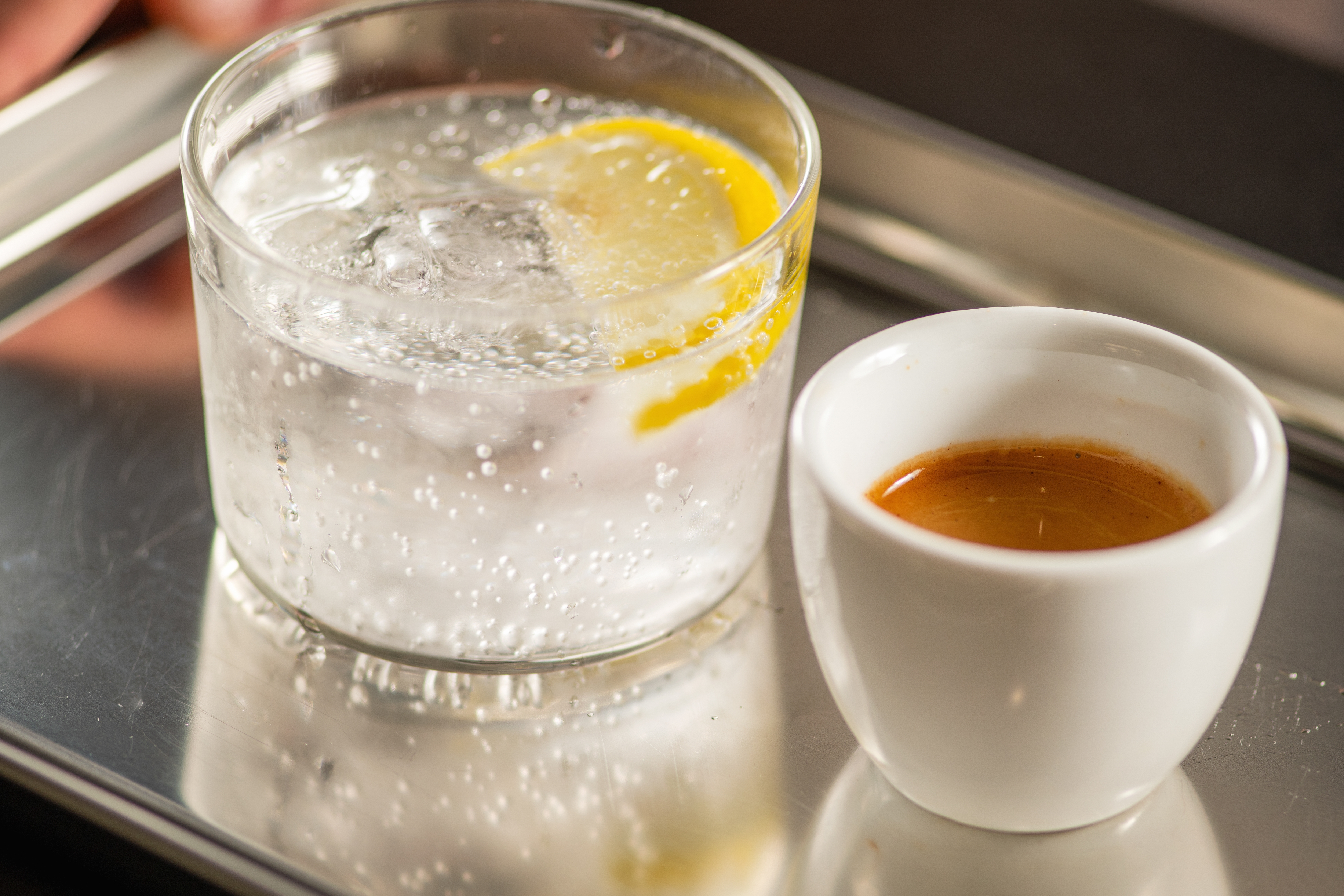 Secretul din ceașcă: de ce calitatea apei este cel mai bun prieten al cafelei tale